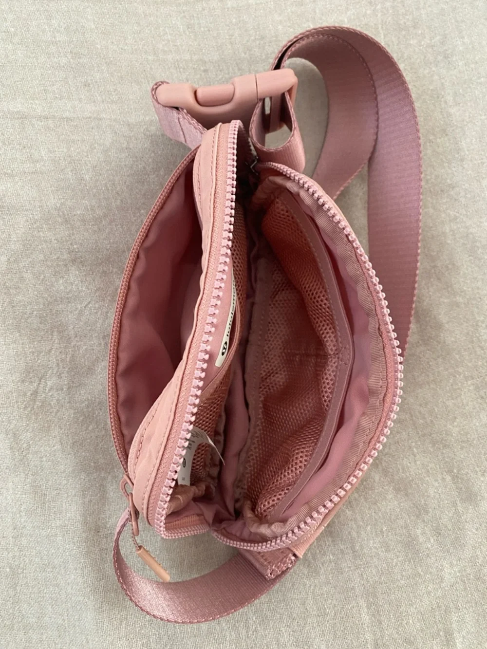 Lululemon Everywhere Belt Bag 1L - Pink Pastel
